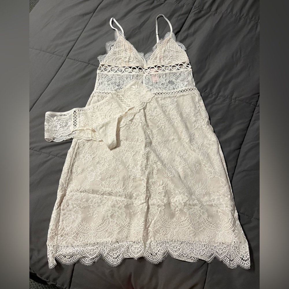 Victoria's Secret Lace Chemise in Cream
